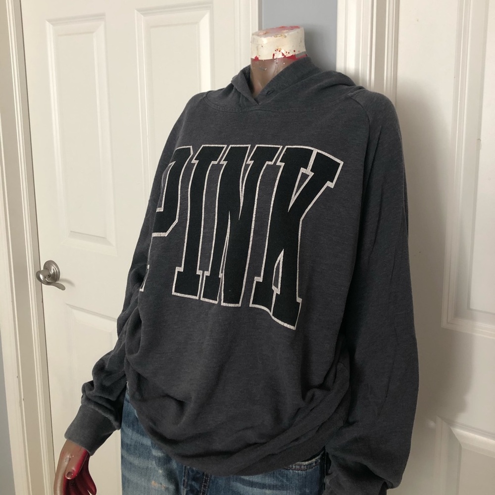 grey sweatshirt